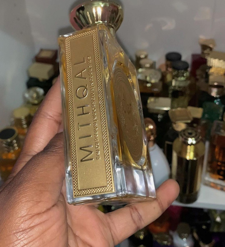 عطر ادوپرفیوم ارض الزعفران مدل مثقال رایحه شیرین ۱۰۰ میلیلیتر شرکتی