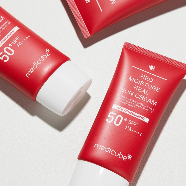 کرم ضد آفتاب مرطوب کننده مدی کیوب SPF50 حجم ۵۰ میلی لیتر های کپی(مستر)