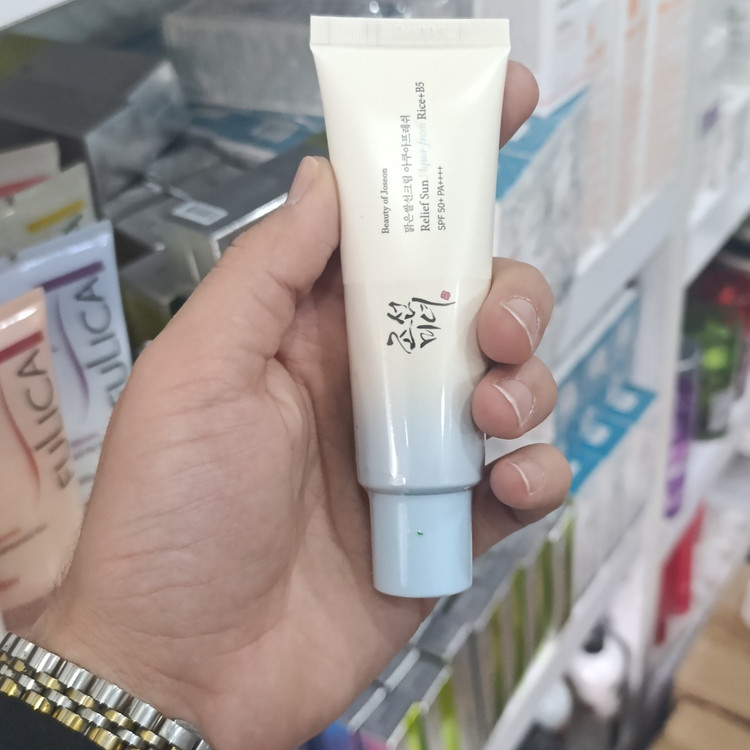 ضد آفتاب بیوتی آف آکوا فرش SPF 50 حجم ۵۰ میلی لیتر های کپی(مستر)