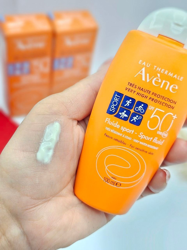 کرم ضد آفتاب بیزانس مدل فلوئید اسپورت حجم ۱۰۰ میلی لیتر SPF50 مناسب انواع پوست کپی