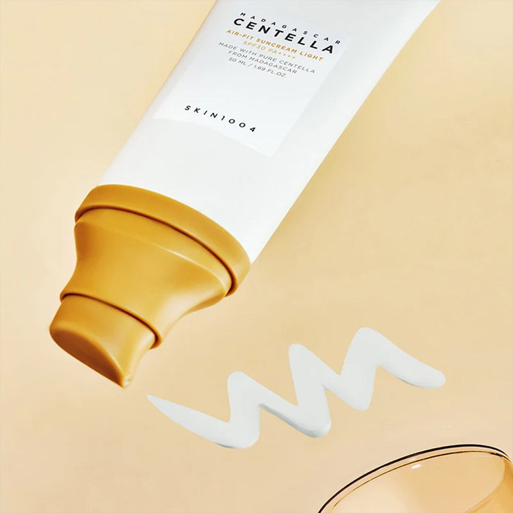 ضد آفتاب سنتلا اسکین 1004 مدل Mineral SPF30 حجم 50 میلی لیتر مستر شرکتی