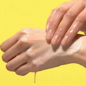 فوم شستشو صورت روشن کننده و ضد لک ویتامین سی نارنگی سبز گودال مدل (مسترکپی) G oodal Green Tangerine Vita-C Cleansing Foam